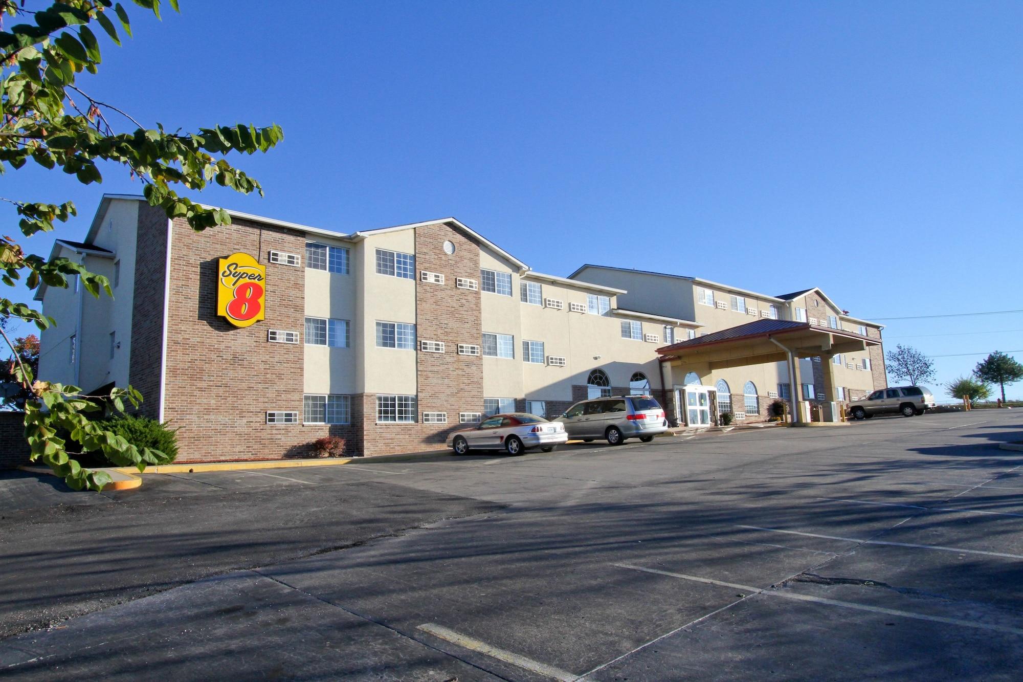 Super 8 By Wyndham Kansas City Hotel Exterior photo