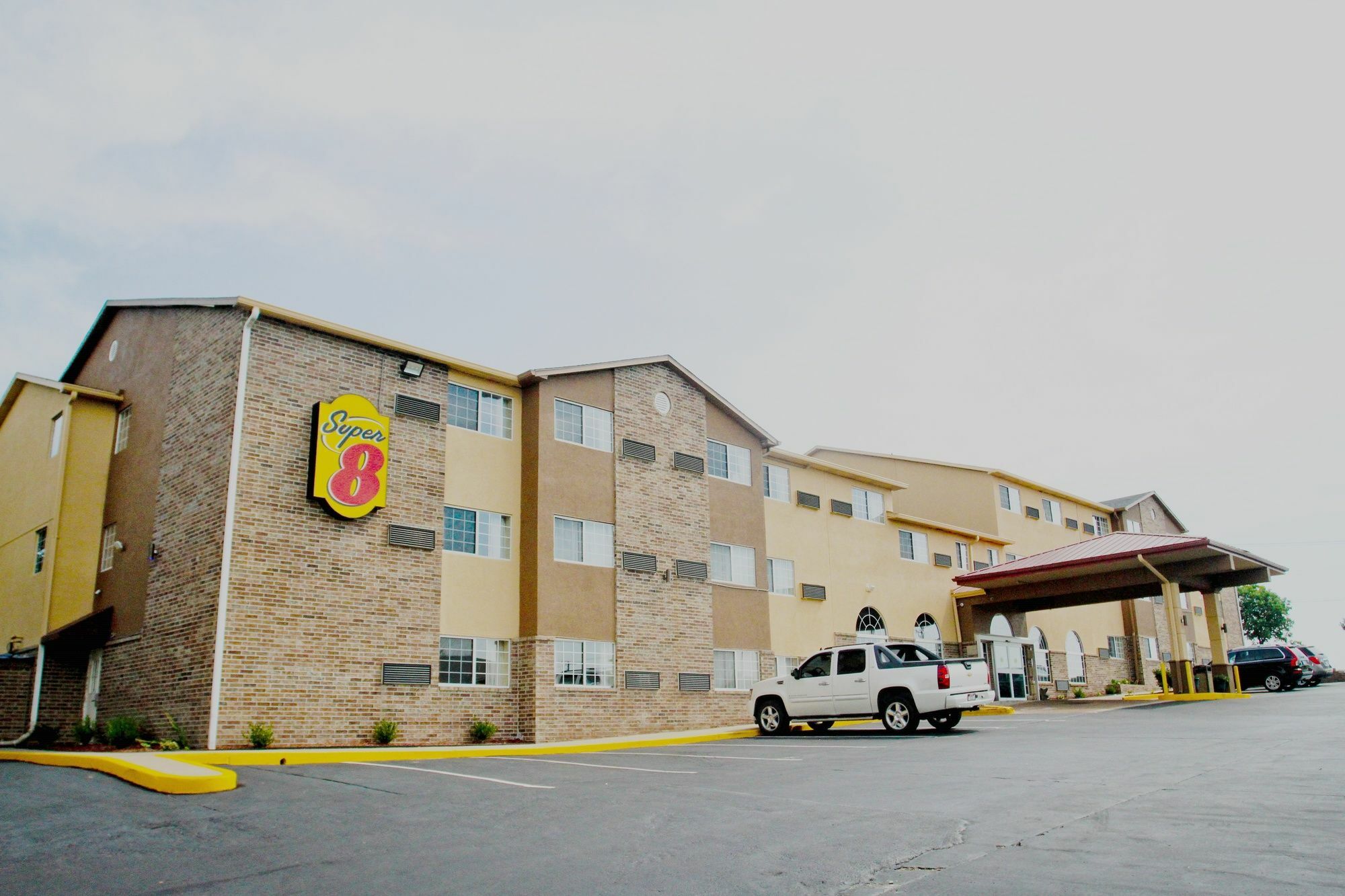 Super 8 By Wyndham Kansas City Hotel Exterior photo